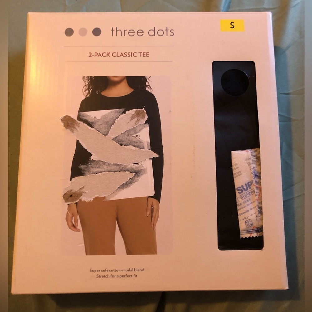 🔊 three dots | 2 black classic tees